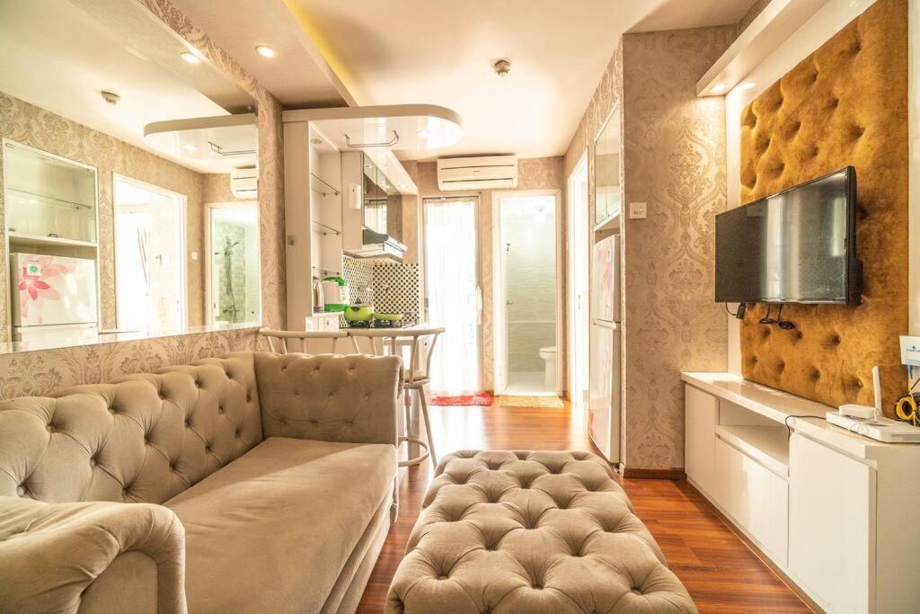 Comfort 2 Bedroom Above Bassura Mall East * Jakarta